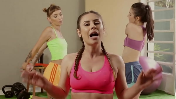 Novinhas do yoga se pegando pra valer