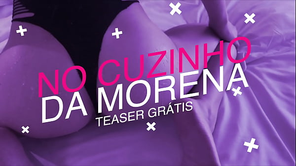 Branquinha morena dando o cu
